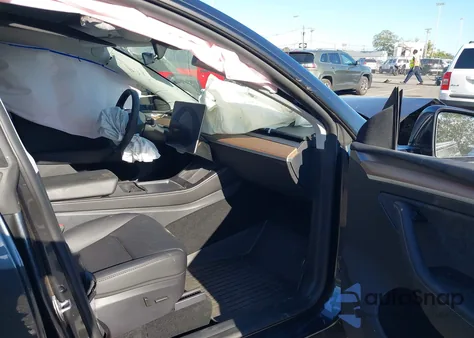 2025 Tesla Model Y Long Range Dual Motor Rear-Wheel Drive из США, поврежденный, VIN 7SAYGDED8SF266679